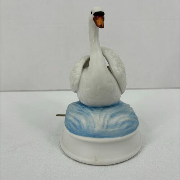 Vintage Gorham Bisque Porcelain Swan Figurine Figure Japan Musical Wind-Up - Picture 2 of 7